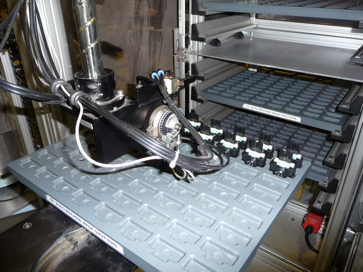 Ricoh approached Evershed Robotics initially, who suggested using a combination of Toshiba Machine TH650 SCARA robots and a Toshiba Machine Cartesian robot to work with their six bowl feeders and a rotary index table.